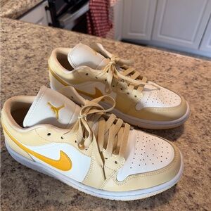 Women’s air Jordan 1 low